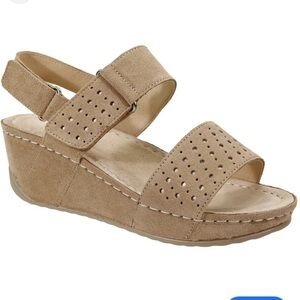 David Tate Perfed Suede Wedges - IDOL IN SAND SUEDE Size 8M